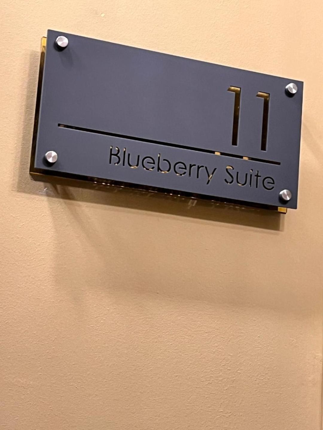 The Blueberry Hotel Pontypridd Dış mekan fotoğraf